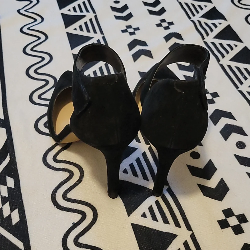 Shoes - Picture 4 of 4